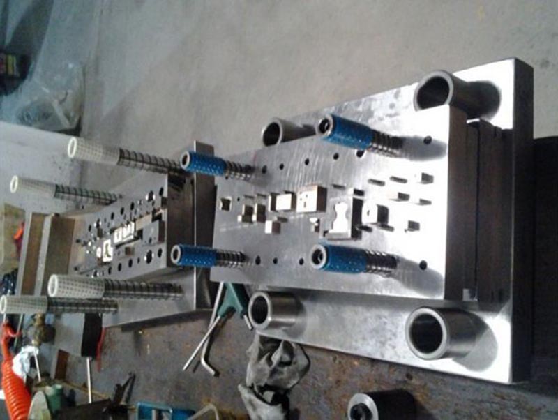 贵阳模具制造-12